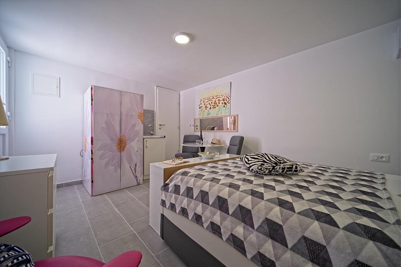Apartments Lux Makarska Exterior foto