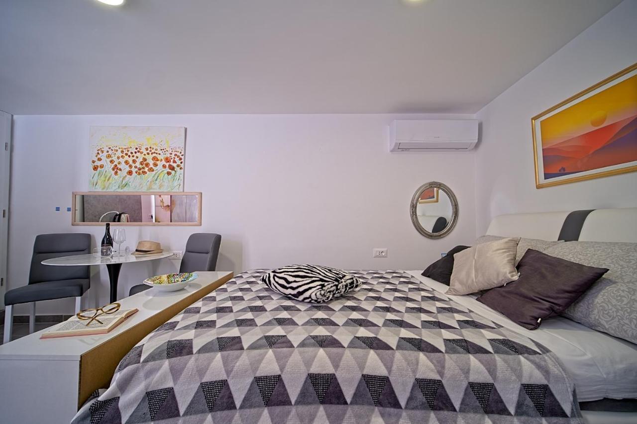 Apartments Lux Makarska Exterior foto