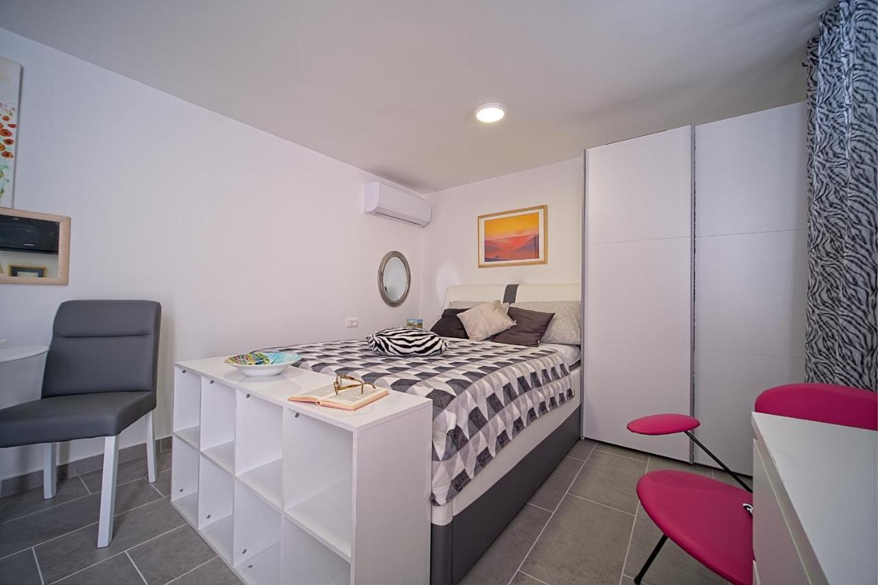 Apartments Lux Makarska Exterior foto
